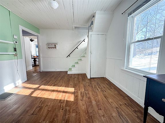 5th image of 308 Coddington Rd