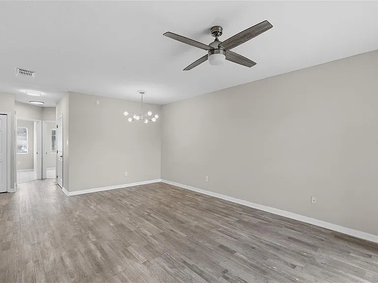 522 Villa Del Sol Cir #201 — Photo 7