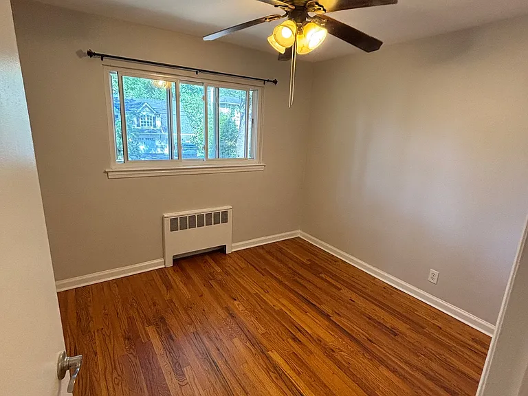 16 Spruce Pl — Photo 12