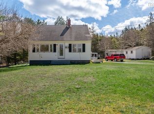 9475 Peggys Cove Rd, Hacketts Cove, NS B3Z3M5