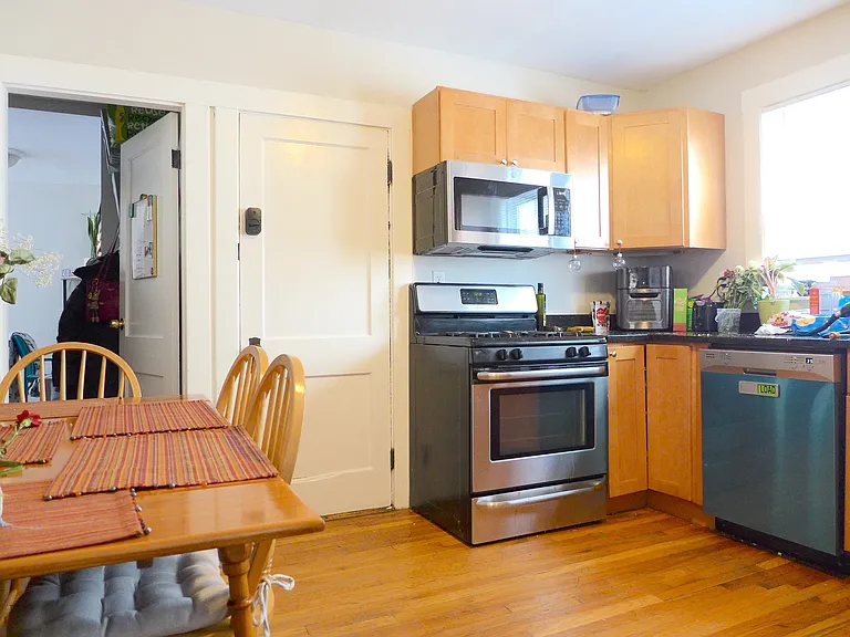 808 Parker St #1 — Photo 6