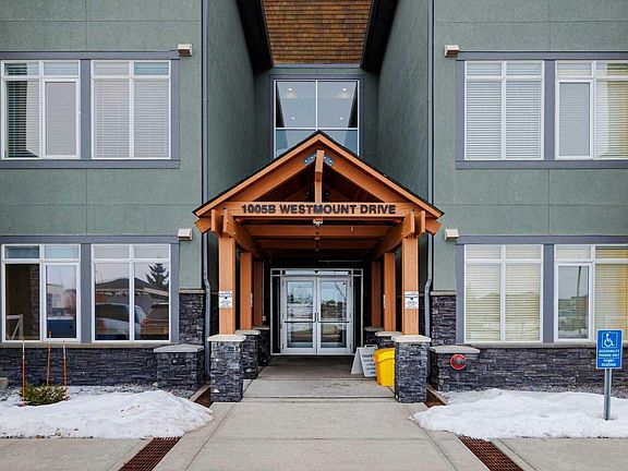 3rd image of 1005 B Westmount Dr #214