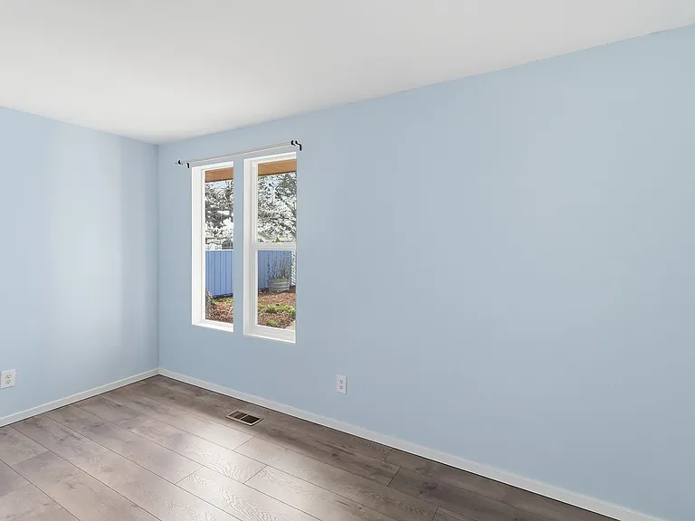 670 NE 7th Ave — Photo 12
