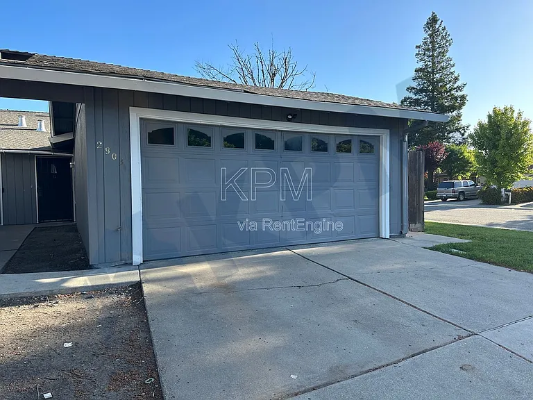 2903 Whittier Ct — Photo 2