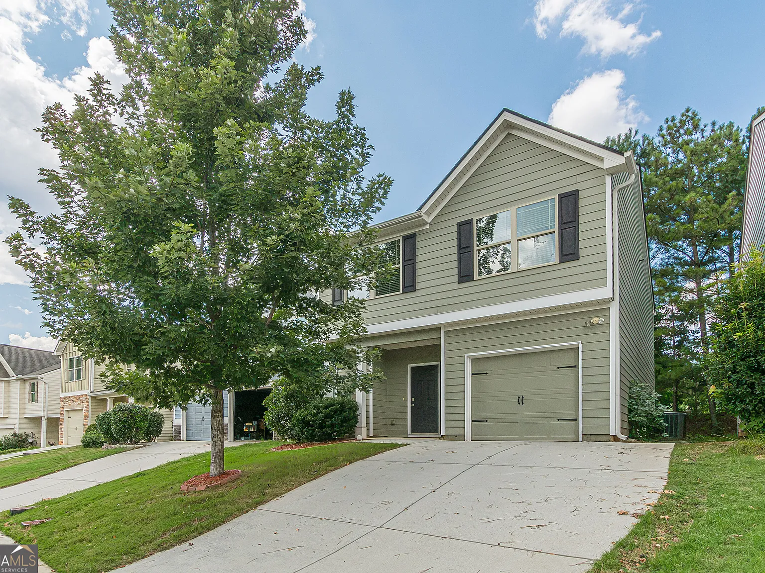 3 bed, 2.5 bath, $2,100 — Photo 1