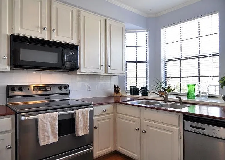 4405 Bowser Ave #205 — Photo 11