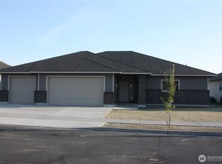 3439 Blue Heron Ln, Moses Lake, WA 98837