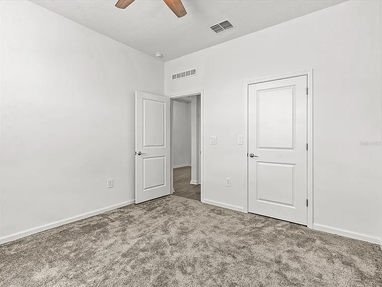 2952 Armstrong Ave — Photo 13