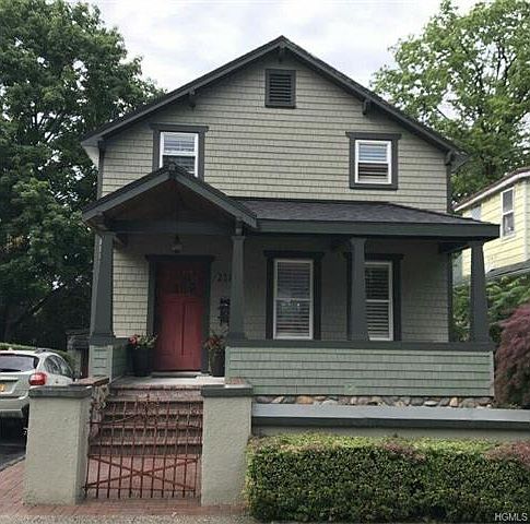2nd image of 218 Depew Ave