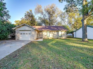 213 S Scott St, Burleson, TX 76028