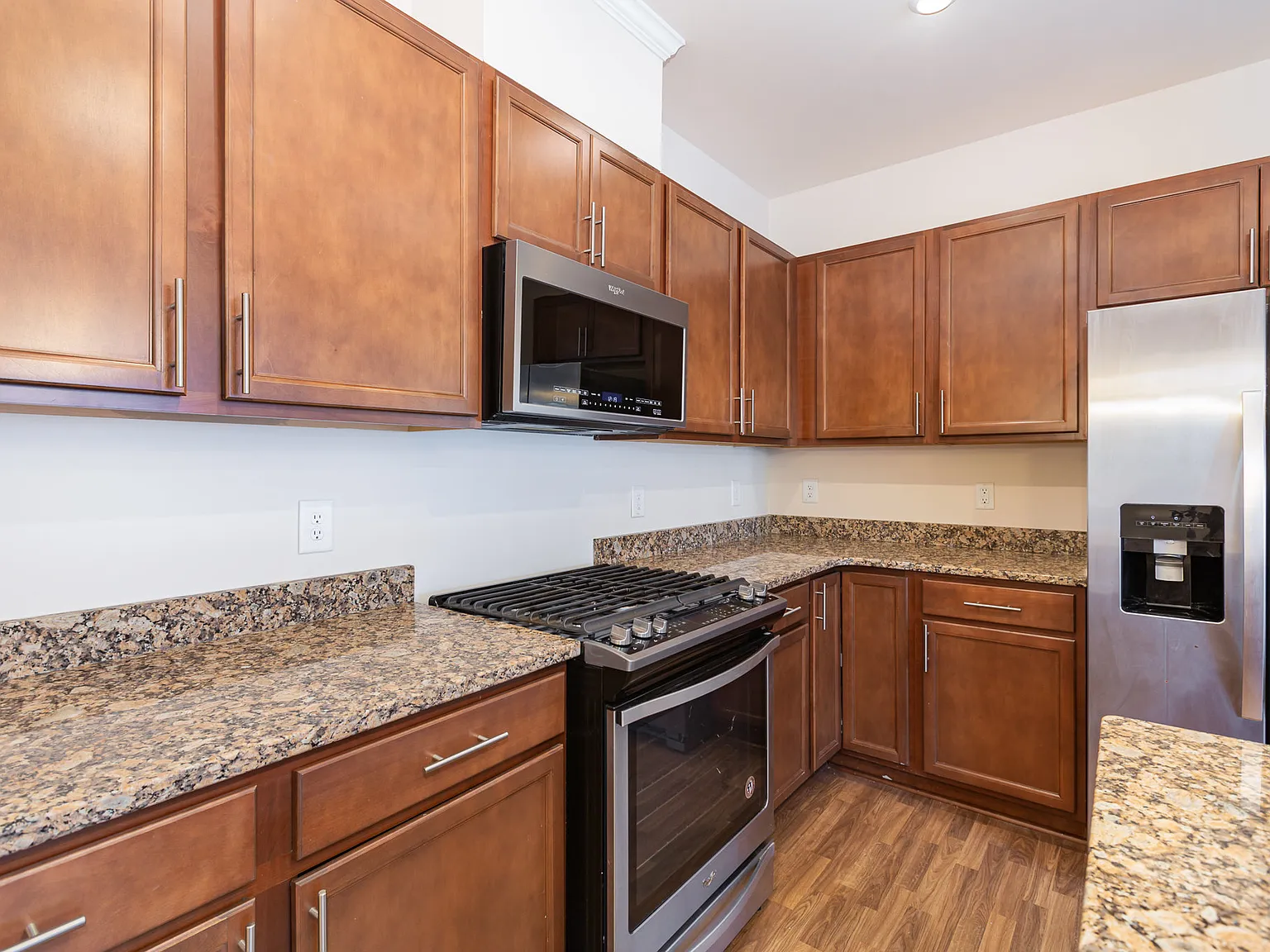 3 bed, 1505 sqft, $2,000 — Photo 4