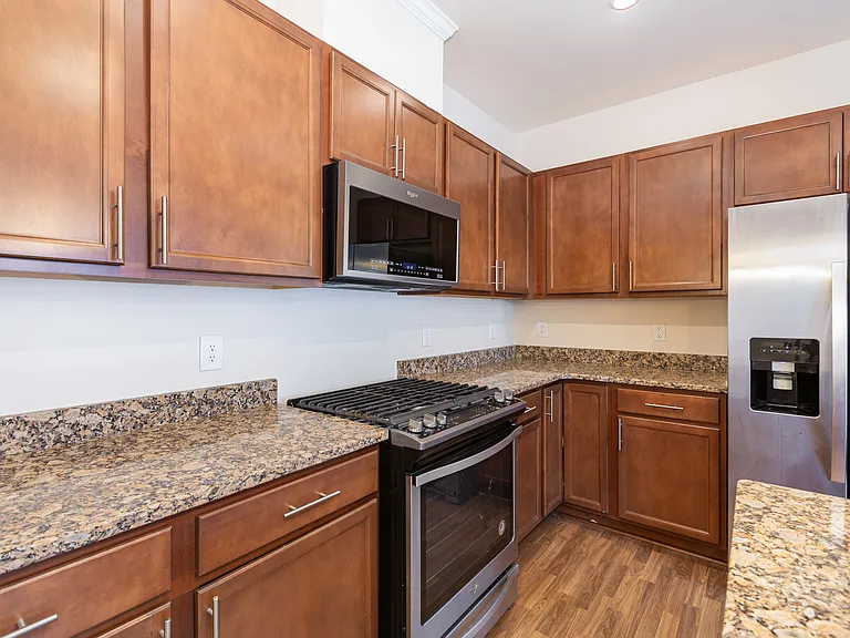 1009 Sycaten St — Photo 4