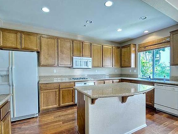 4th image of 16440 Snowbells Ln