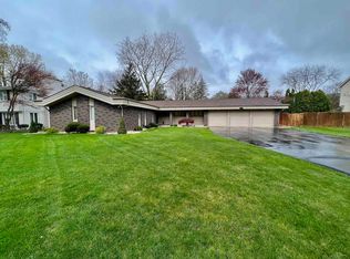 226 Foxboro Rd, Saginaw, MI 48638