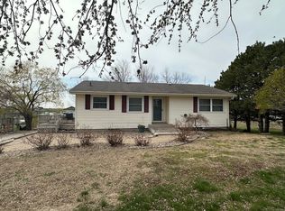 18509 Cornhusker Rd, Omaha, NE 68136