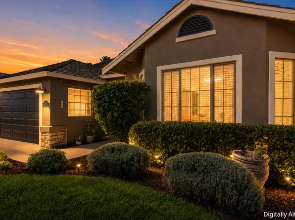 746 Nacional Ct, Salinas, CA 93901