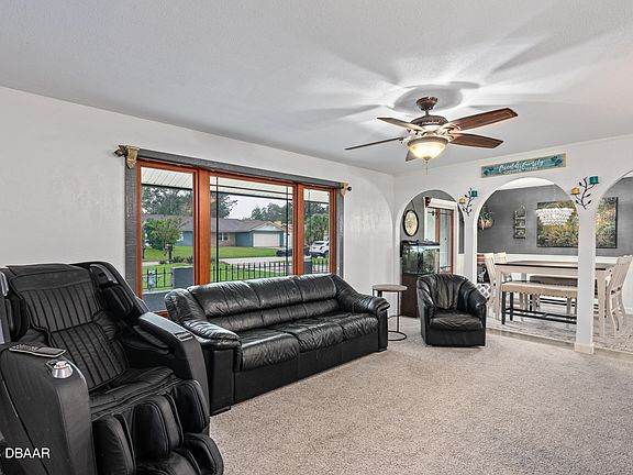 4th image of 1099 Parkside Dr
