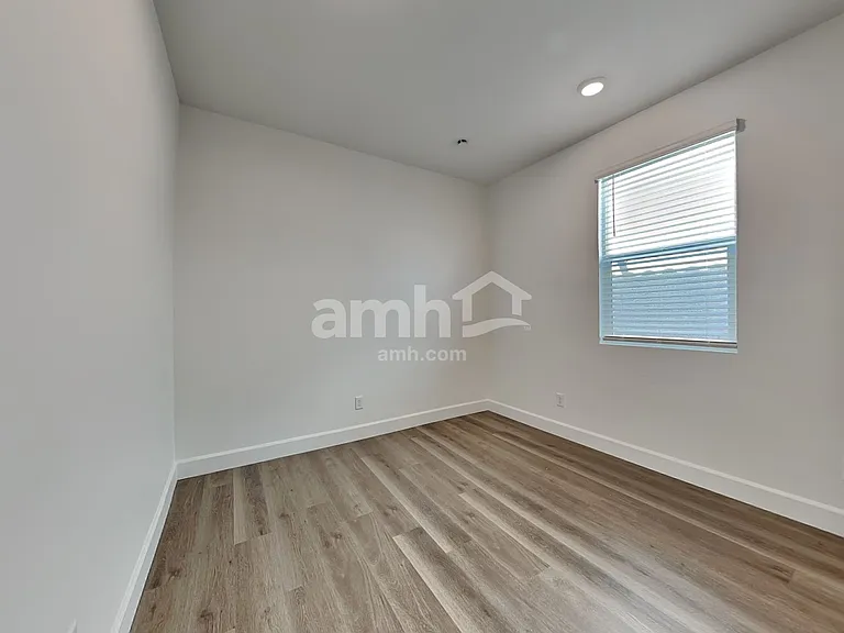7926 Escolta Ct — Photo 12