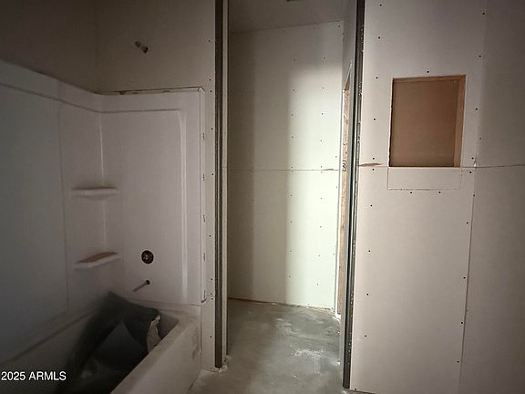 5th image of 9624 W TAMARISK Avenue