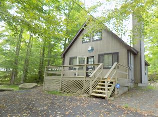 1140 Indian Dr, Lake Ariel, PA 18436