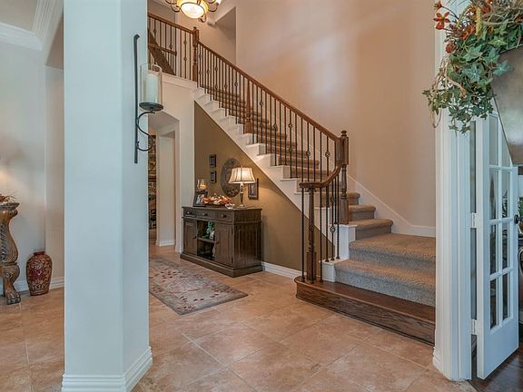 5th image of 130 Stonehedge Pl