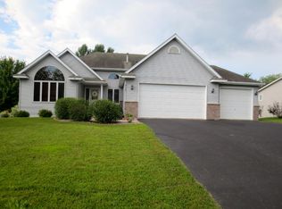 9039 Glacier Rd, Saint Bonifacius, MN 55375