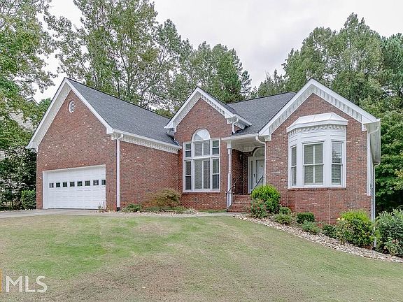 2nd image of 1605 Peachcrest Dr