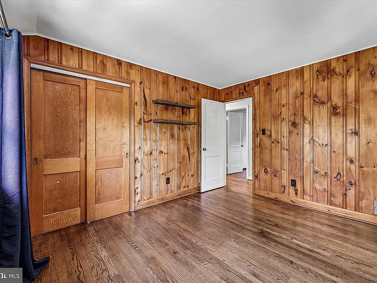 8109 Bainbridge Rd — Photo 15