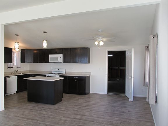 4th image of 2785 Larkin Pl