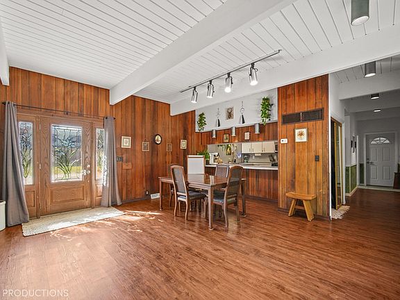 5th image of 58 Sheffield Dr