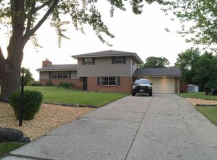 17050 W Salentine Dr, New Berlin, WI 53151