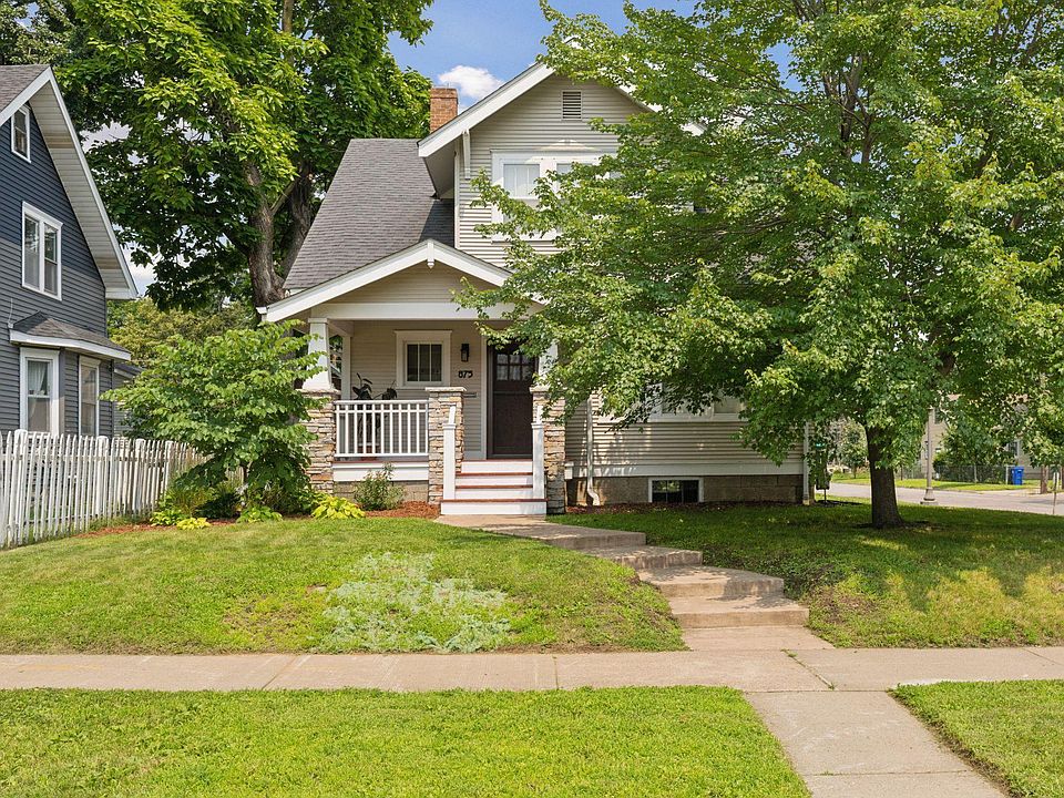 1st image of 875 Ivy Ave E
