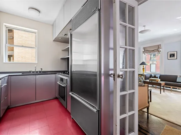 27 East 95th Street image 3 of 12