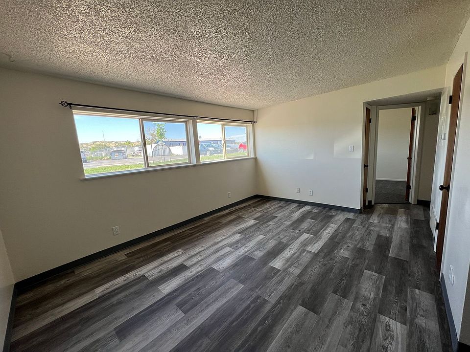 1st image of 915 Walnut St Building B206