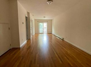 2816 41st St #2R, Astoria, NY 11103