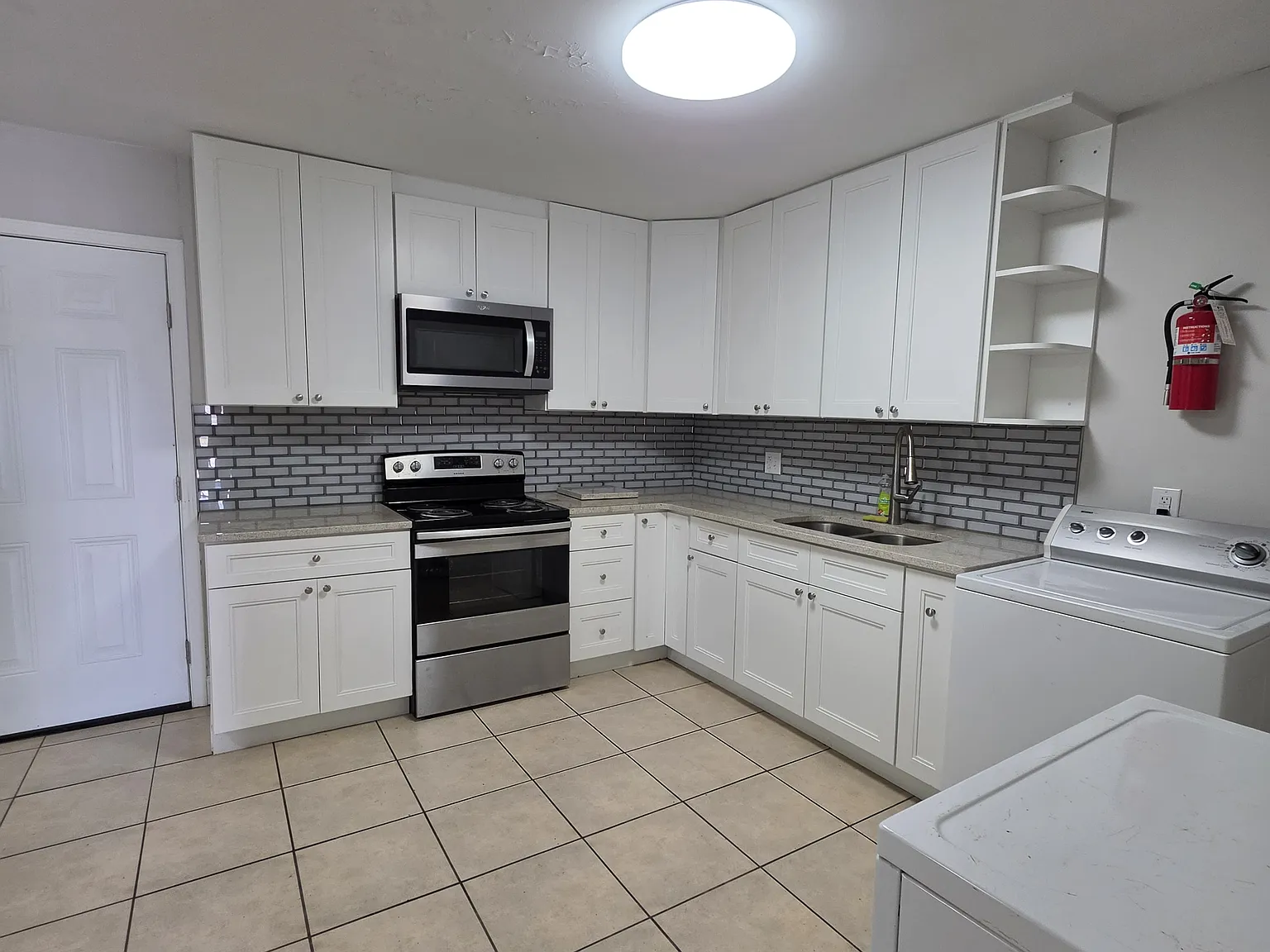 2 bed, 1000 sqft, $1,150 — Photo 3