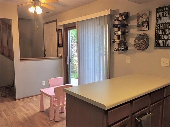 5th image of 2562 Oakwood Dr