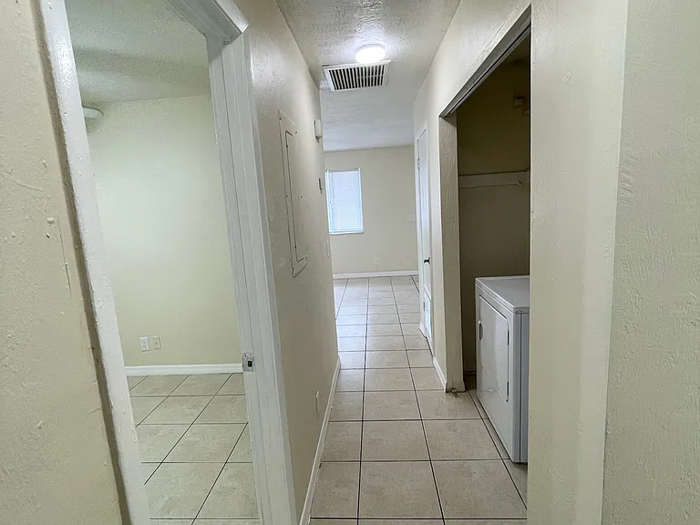2708 Fern Palm Dr — Photo 14