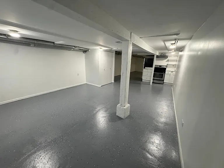1523 W 18th St #BASEMENT — Photo 10