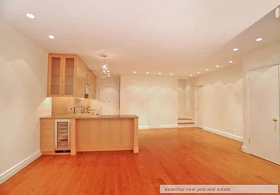 Sold by essential NEW YORK Real Estate | media 5