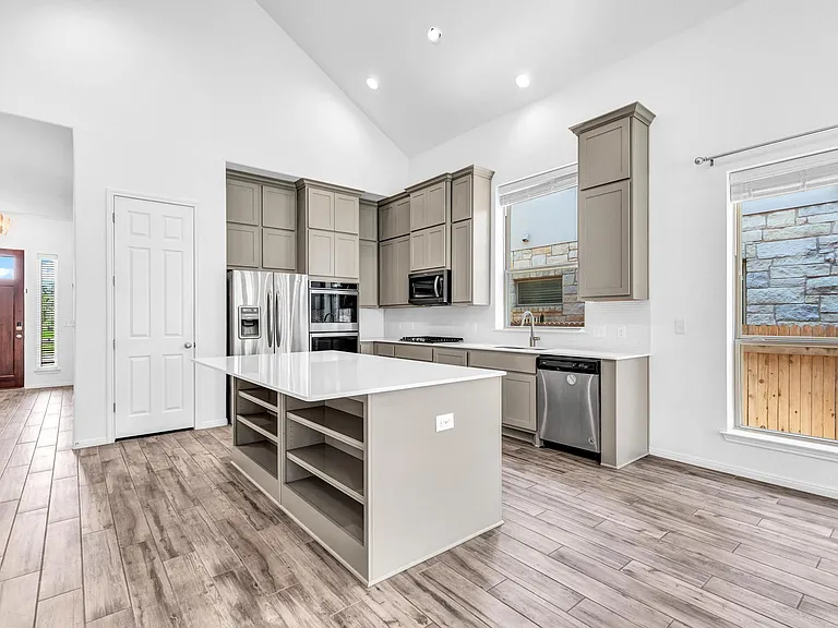 2907 Zelma Dr — Photo 6