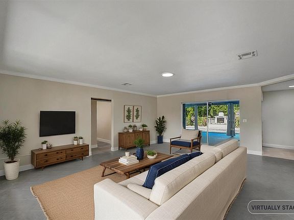 5th image of 351 SE 6th Avenue