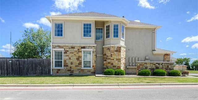 1st image of 1101 Parmer Ln APT 218