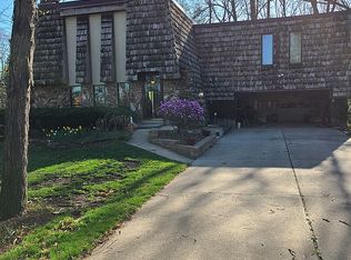 9S607 William Dr, Burr Ridge, IL 60527