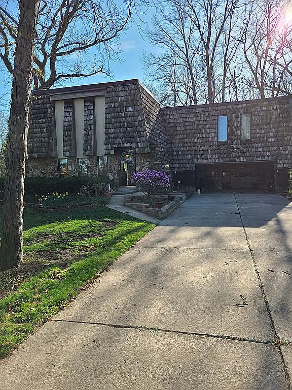 9S607 William Dr photo 1