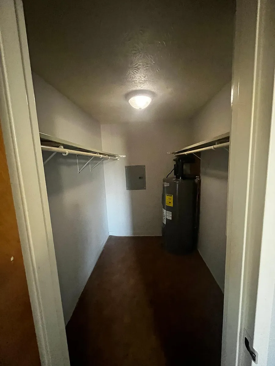 Building Photo - 4722 Castlebar St NW #10