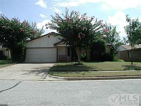 2nd image of 2606 Driskill Dr