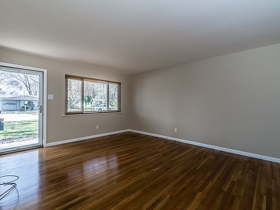 4th image of 1125 Bluebird Dr