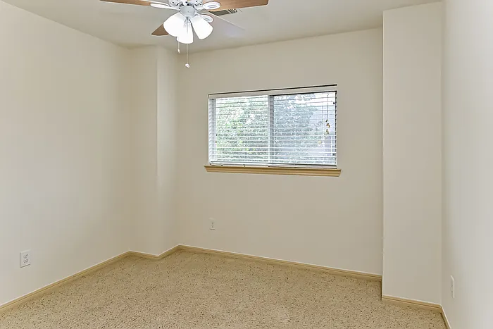 1902 Eden Glen Ln — Photo 13