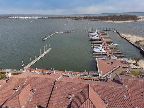 3rd image of 57 Harbour Ct #57